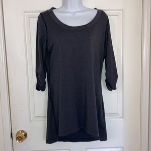 Athleta Shiva Tee Top Tunic Hi-lo Ruched sleeve Asphalt Heather Gray Medium